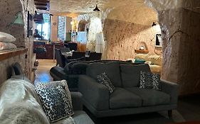 Dinky Di'S Dugout